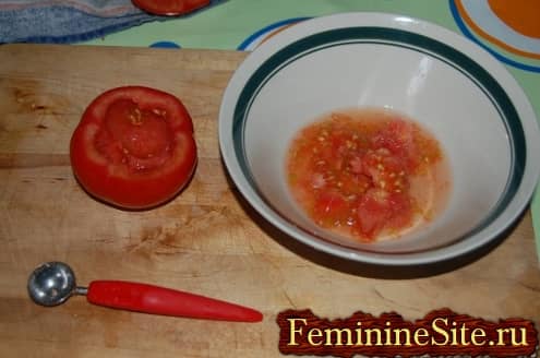 Рецепт фаршированных помидоров рисом с фото - удалить мякоть